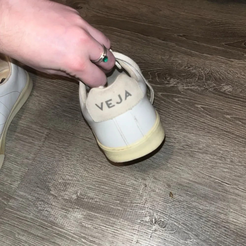 Veja fashion sneaker size 37